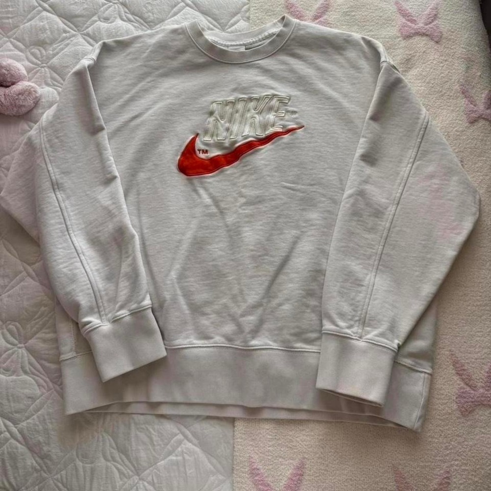 cream and red thick embroidered nike mens oversized crewneck sweatshirt - Picture 4 of 8